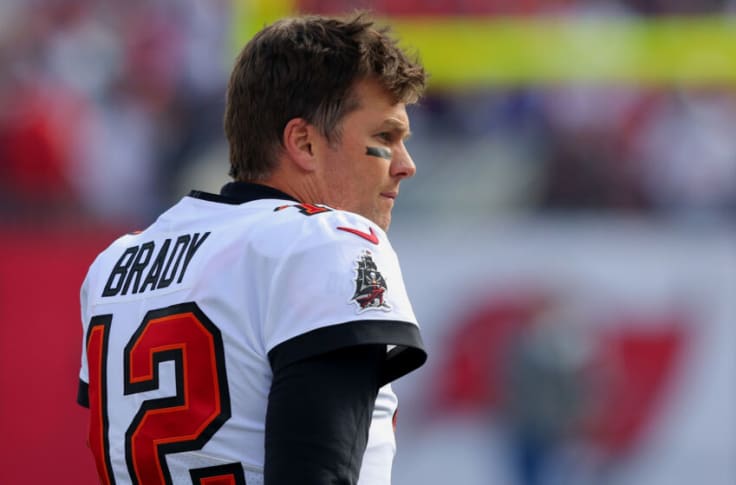 Tom Brady hésite à dire au revoir au stade et est destiné à revenir